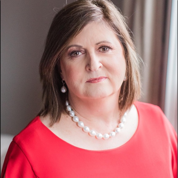 Meet your Posher, Cynthia - Picture 4 of 4